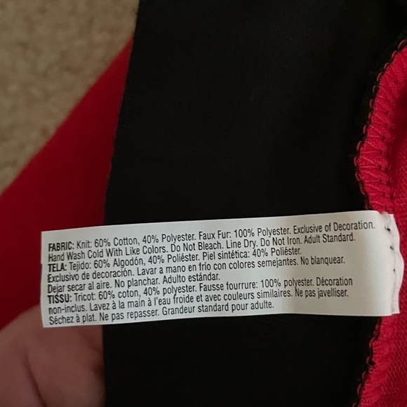 EUC Santa Skater Mini Skirt. Faux fur hem. Size Small.🧑‍🎄 - Picture 8 of 9